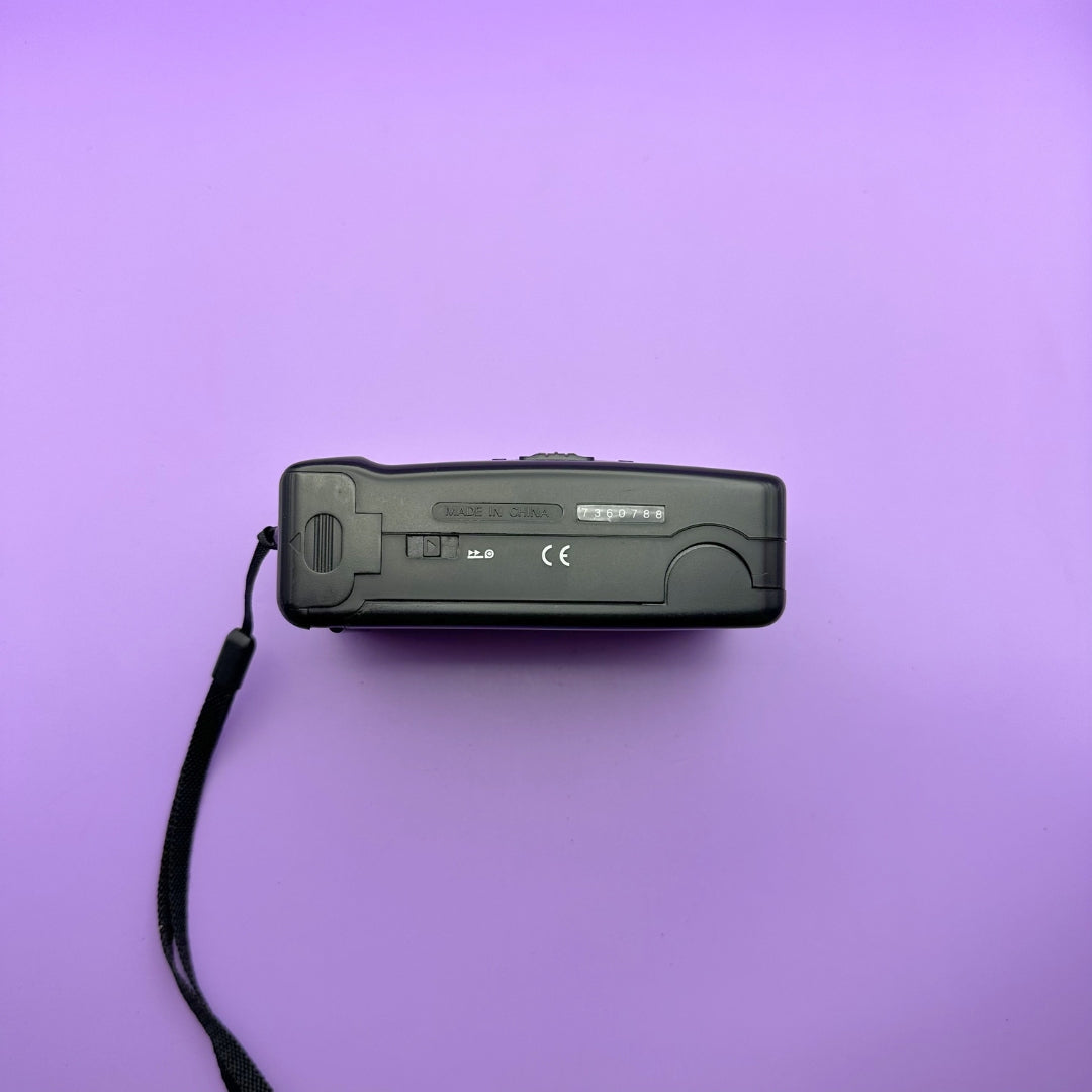 Nikon AF220 - With Case