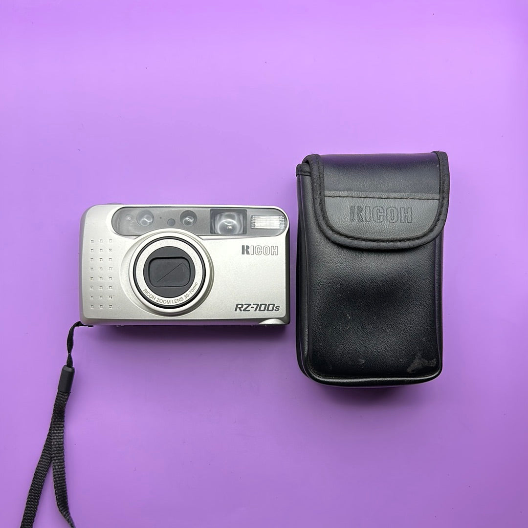 Ricoh RZ-700s - With Case