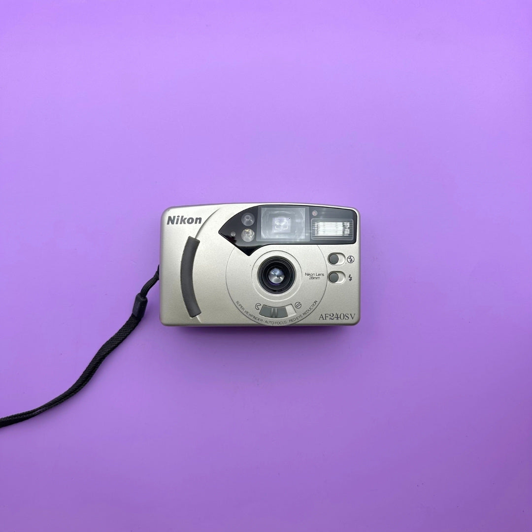 Nikon AF240SV - With Case