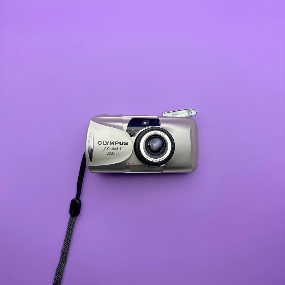 Olympus Mju II Zoom 80 - With Case