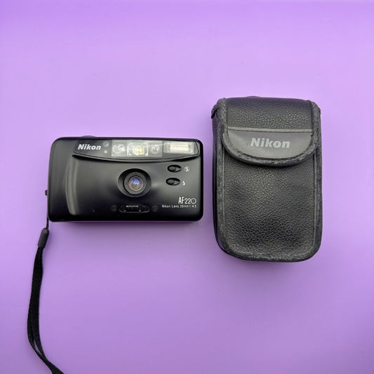 Nikon AF220 - With Case