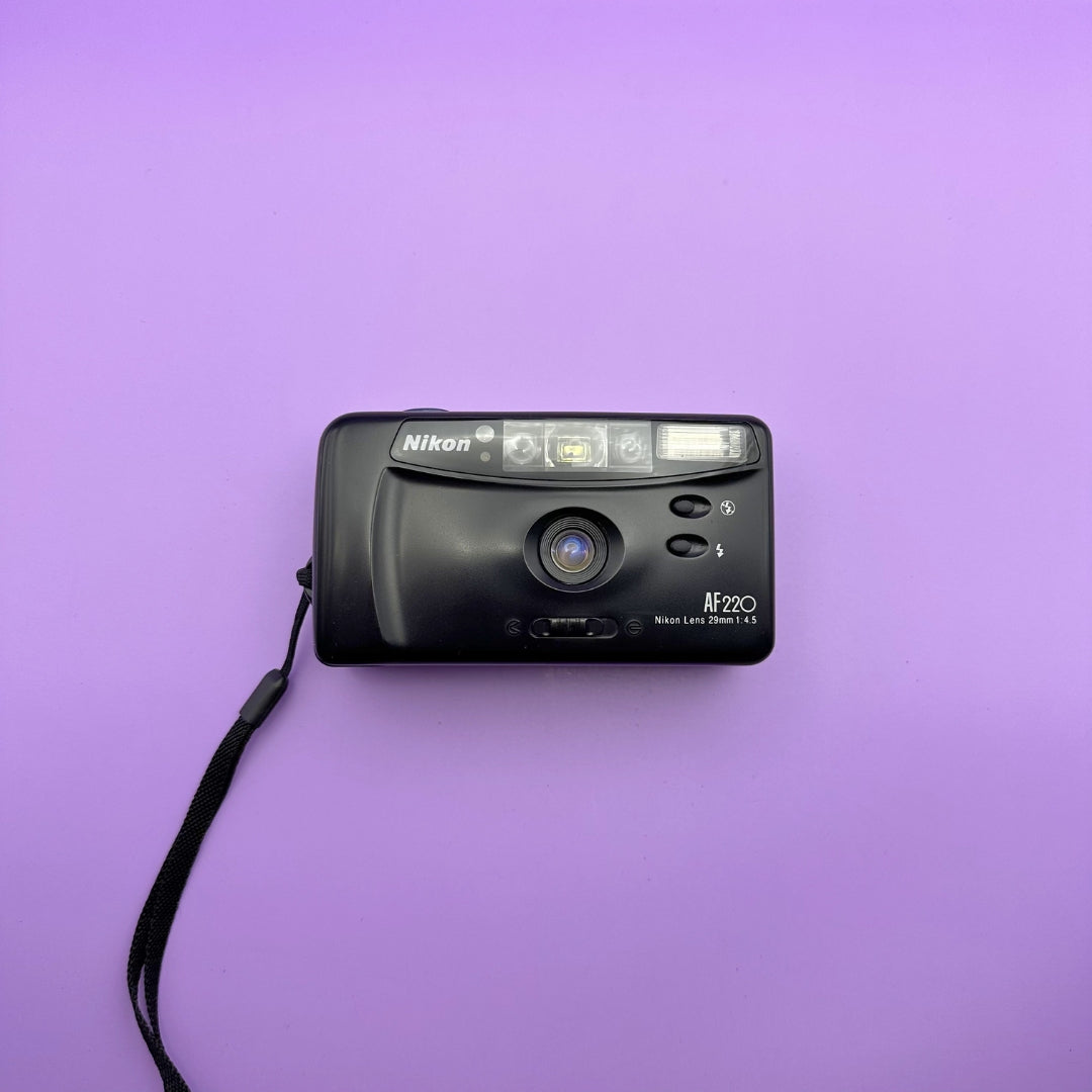 Nikon AF220 - With Case