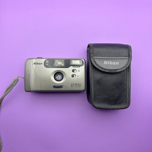 Nikon EF300 - With Case