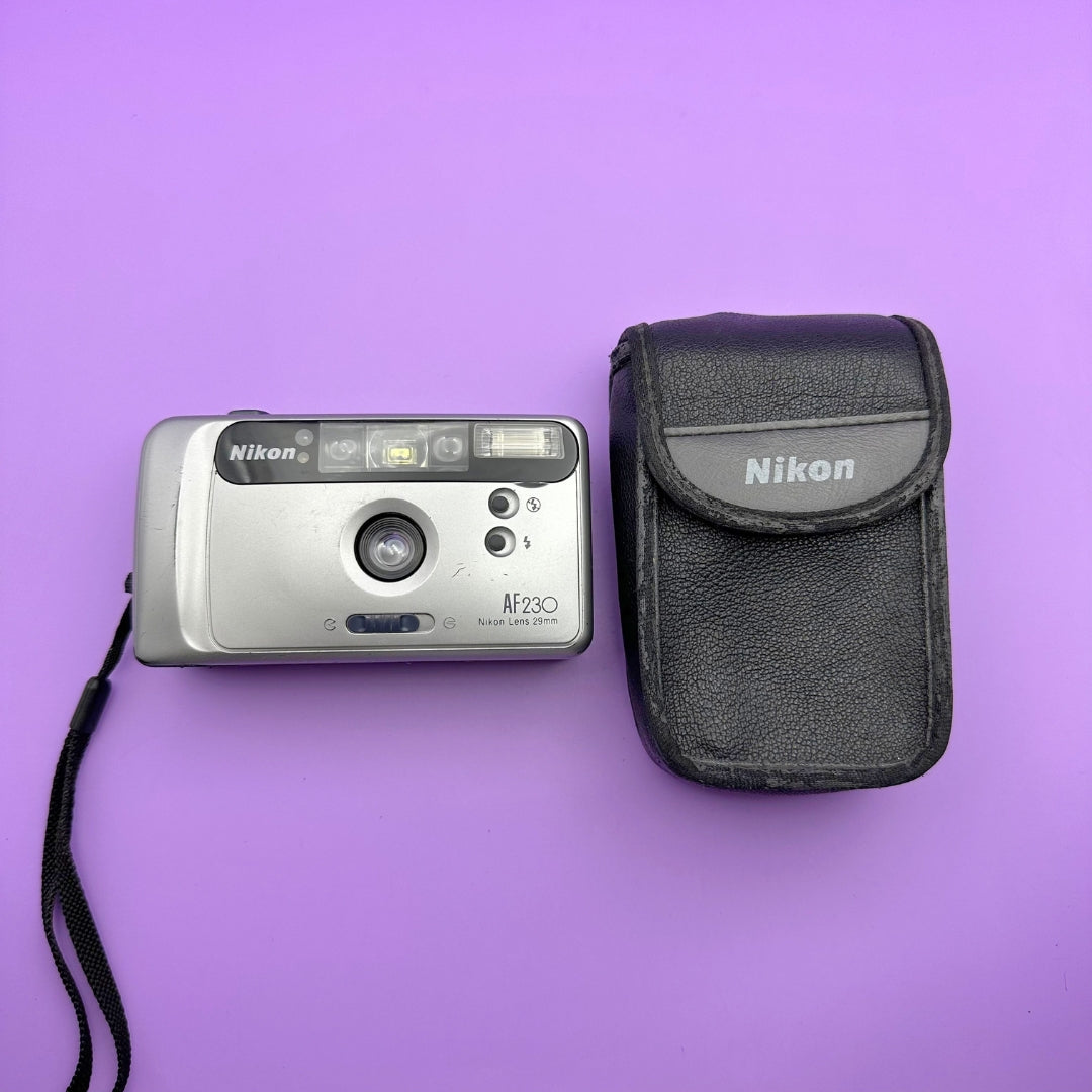 Nikon AF230 - With Case
