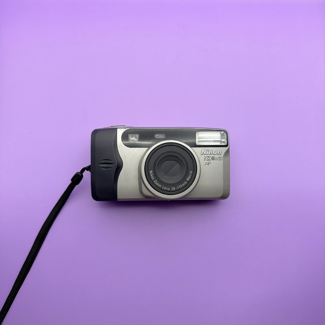 Nikon Zoom 600 AF - With Case