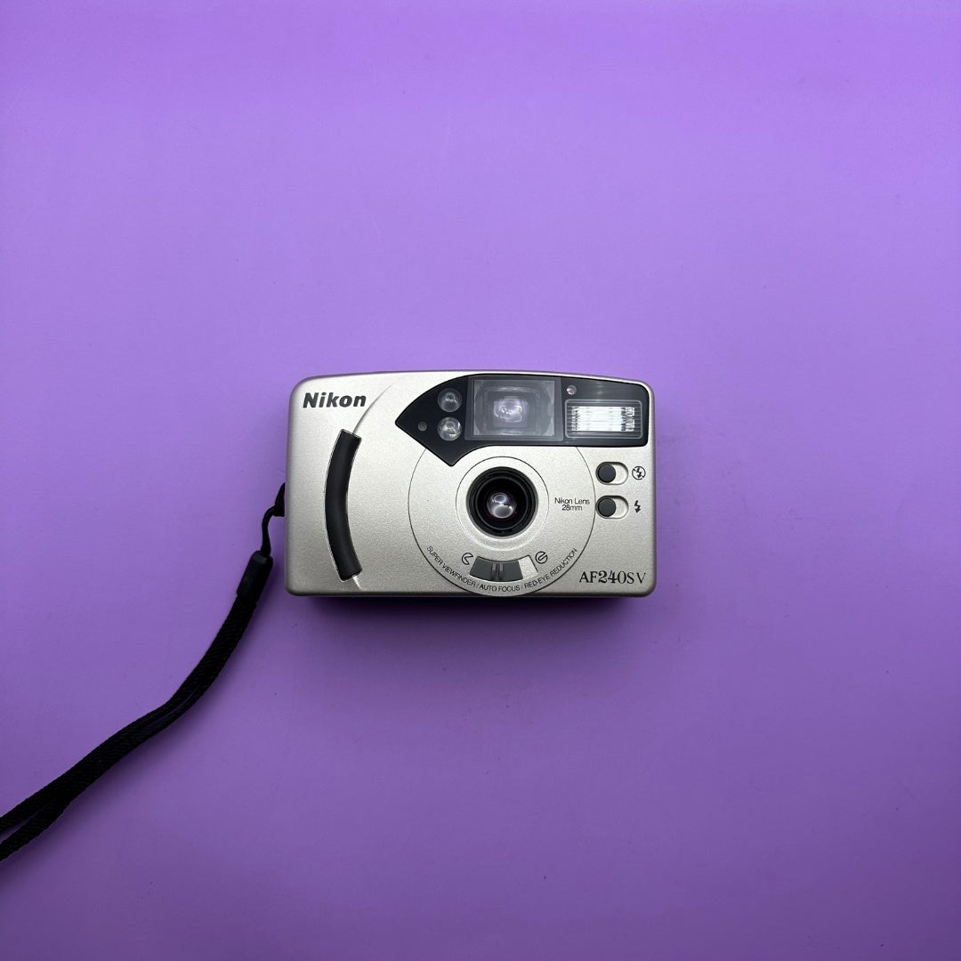 Nikon AF240SV