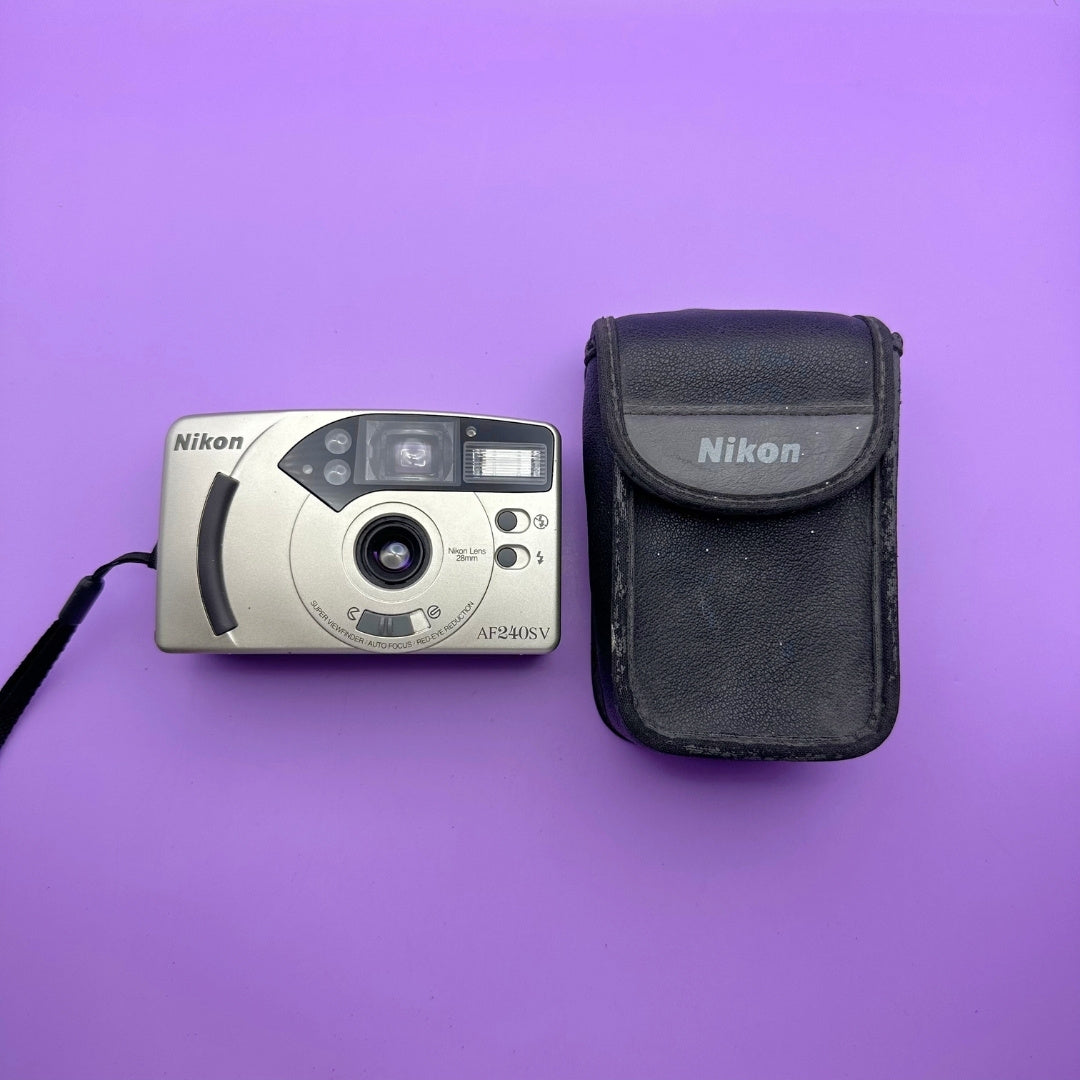 Nikon AF240SV - With Case