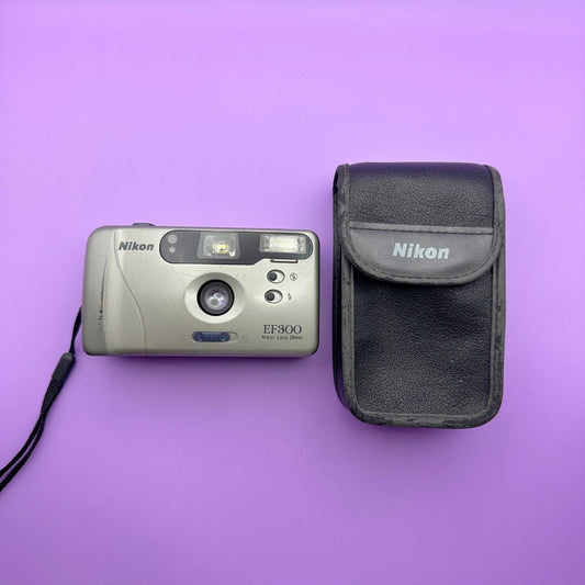 Nikon EF300 - With Case