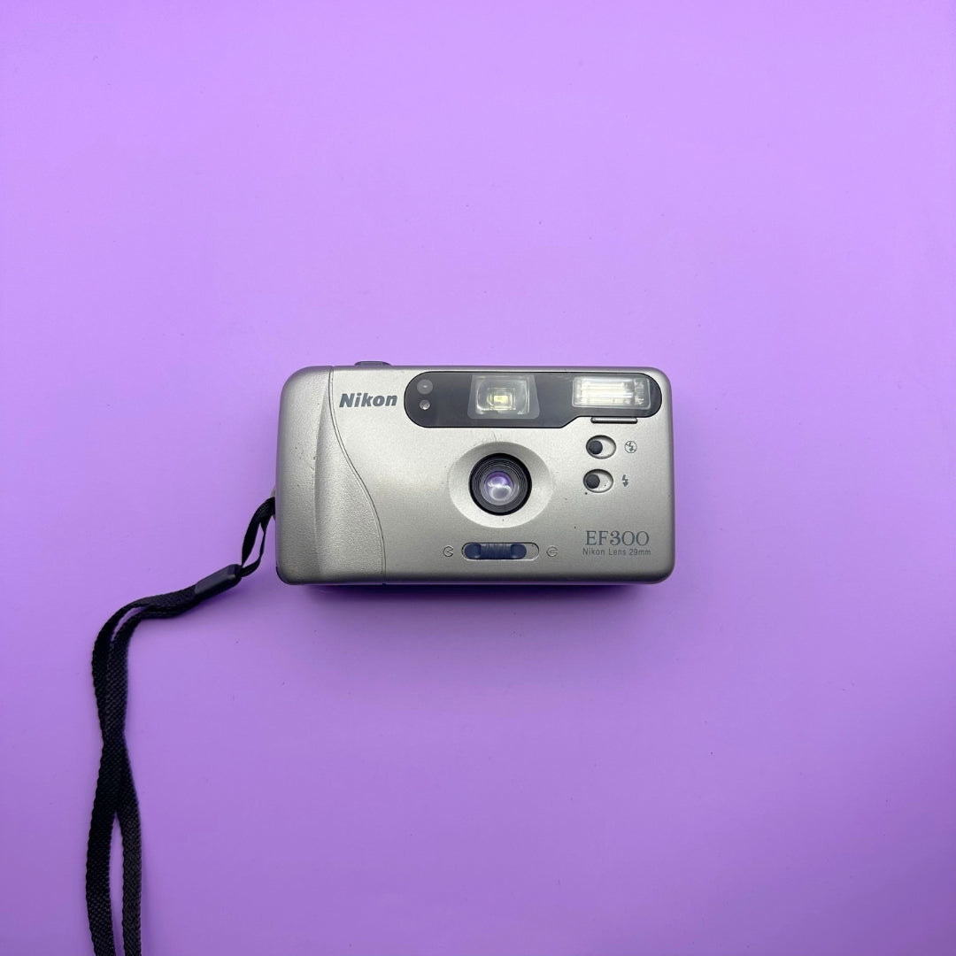 Nikon EF300 - With Case