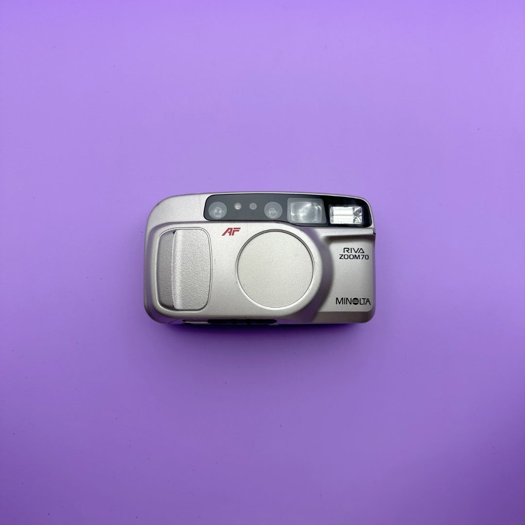 Minolta Riva Zoom 70 - With Case