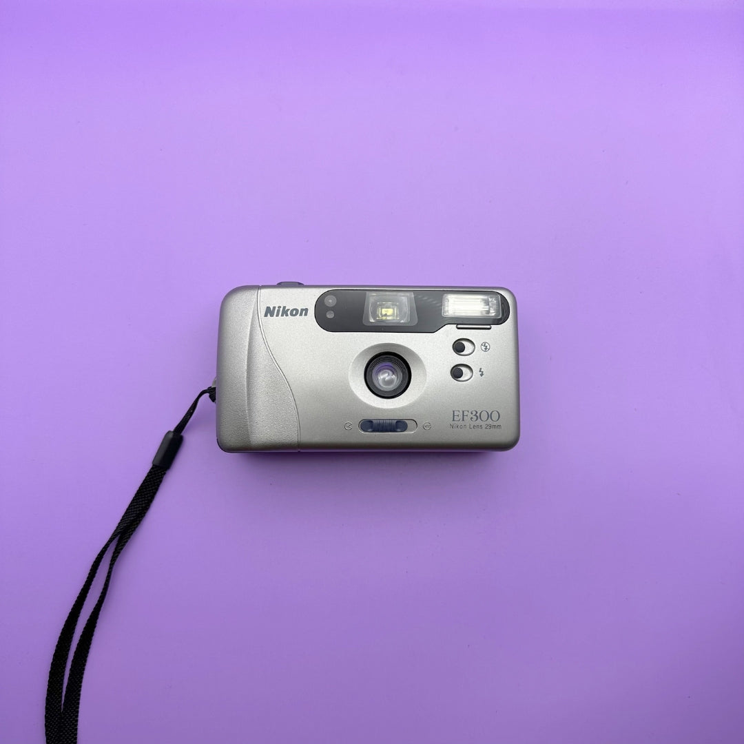 Nikon EF300 - With Case